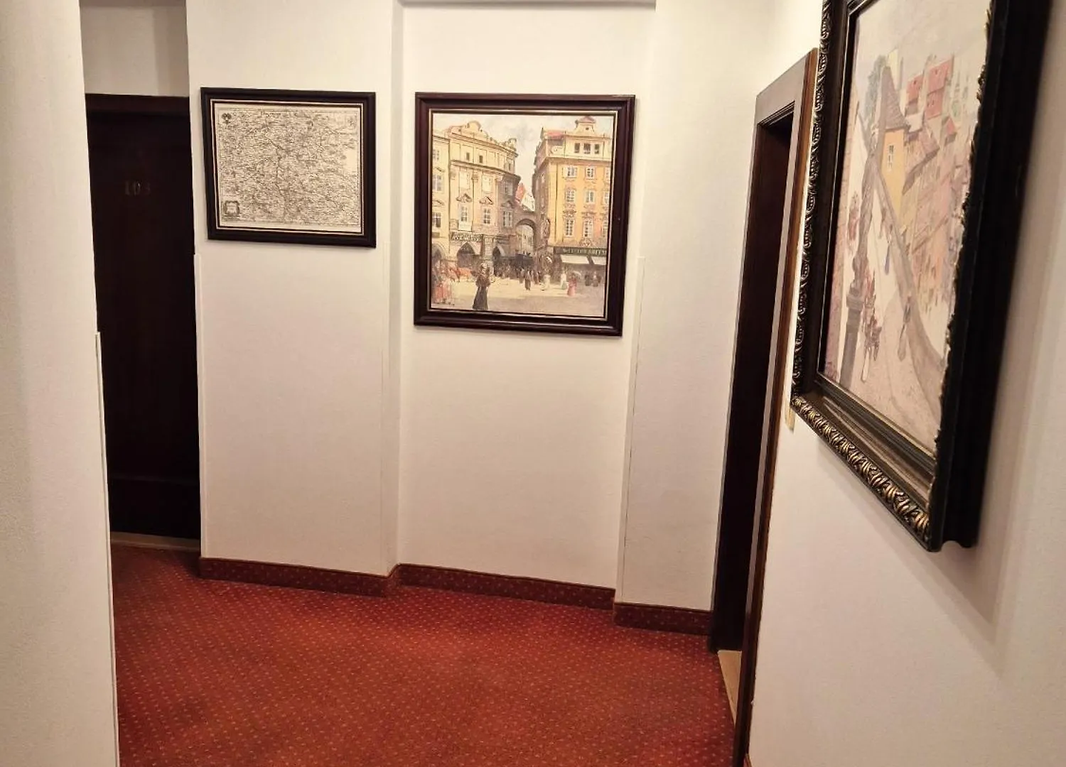 Hotel Lippert Prague 4*,